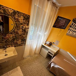Single Room Private External Bathroom